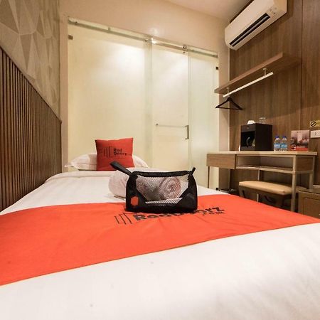 Reddoorz Premium @ South Triangle Quezon City Bagian luar foto
