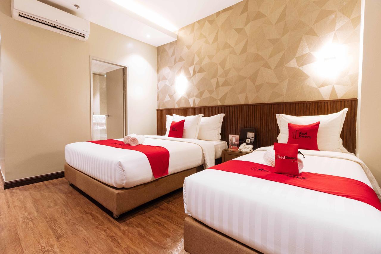 Reddoorz Premium @ South Triangle Quezon City Bagian luar foto