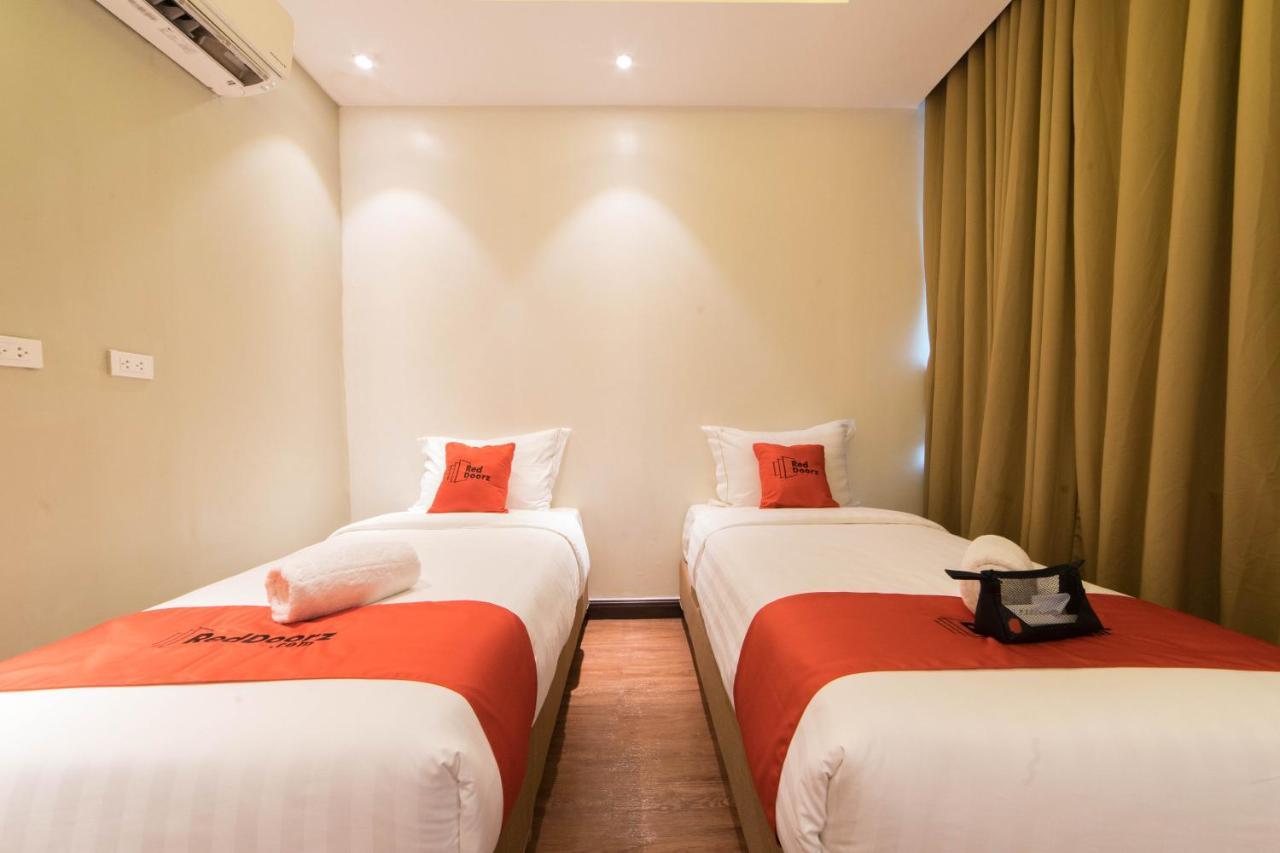 Reddoorz Premium @ South Triangle Quezon City Bagian luar foto
