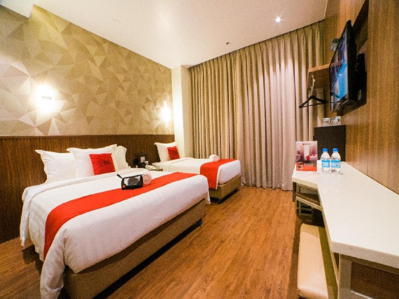 Reddoorz Premium @ South Triangle Quezon City Bagian luar foto