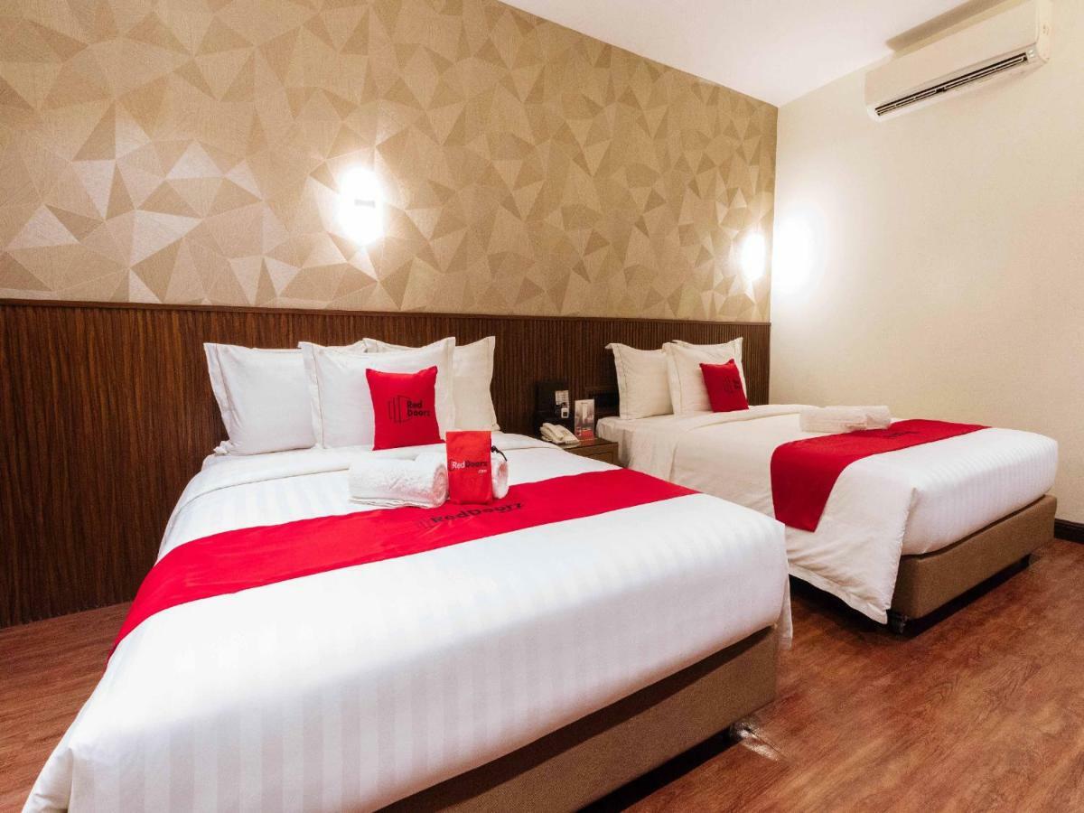 Reddoorz Premium @ South Triangle Quezon City Bagian luar foto
