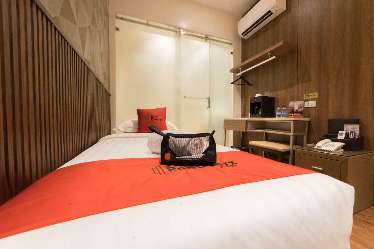 Reddoorz Premium @ South Triangle Quezon City Bagian luar foto