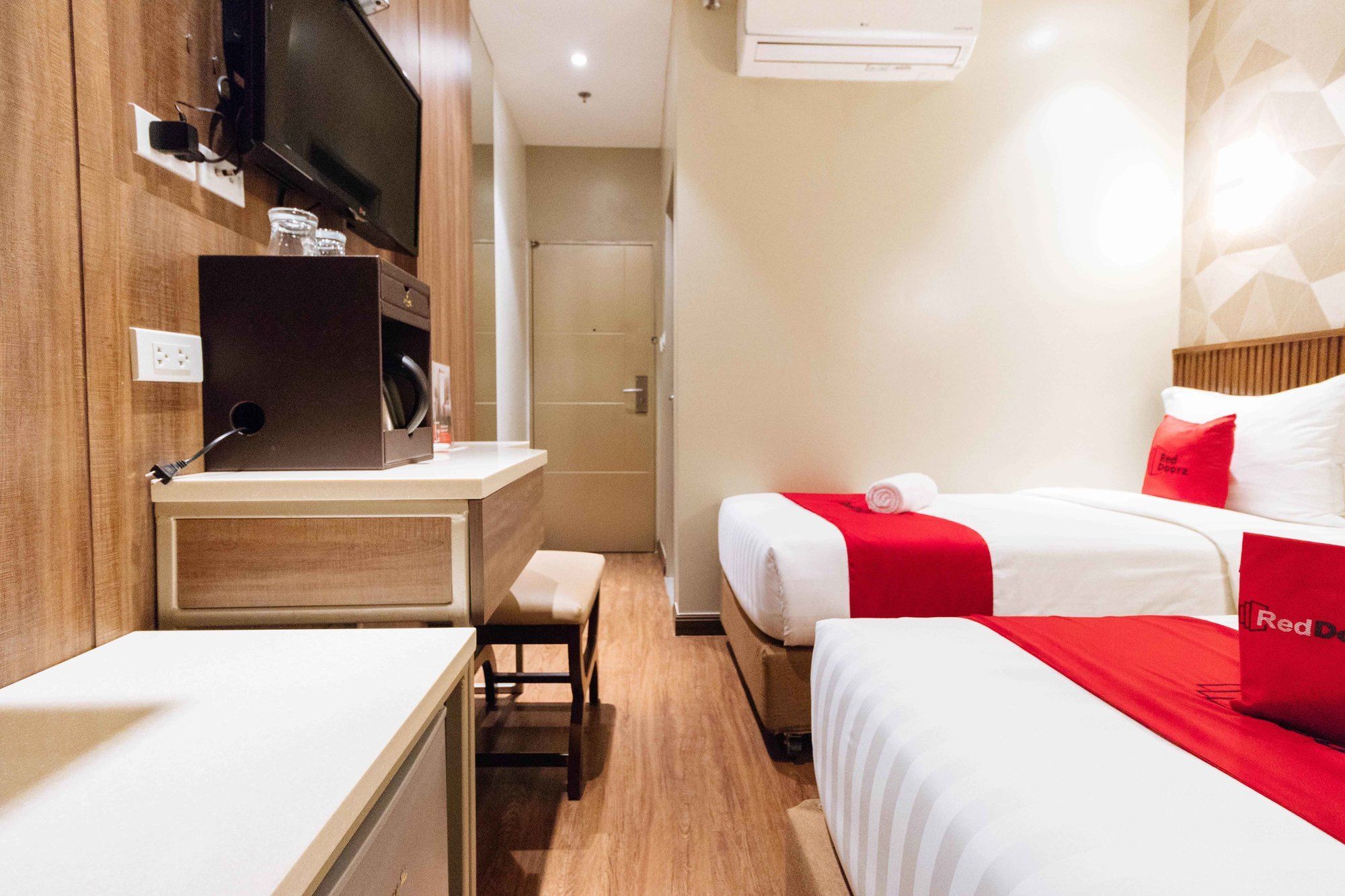Reddoorz Premium @ South Triangle Quezon City Bagian luar foto