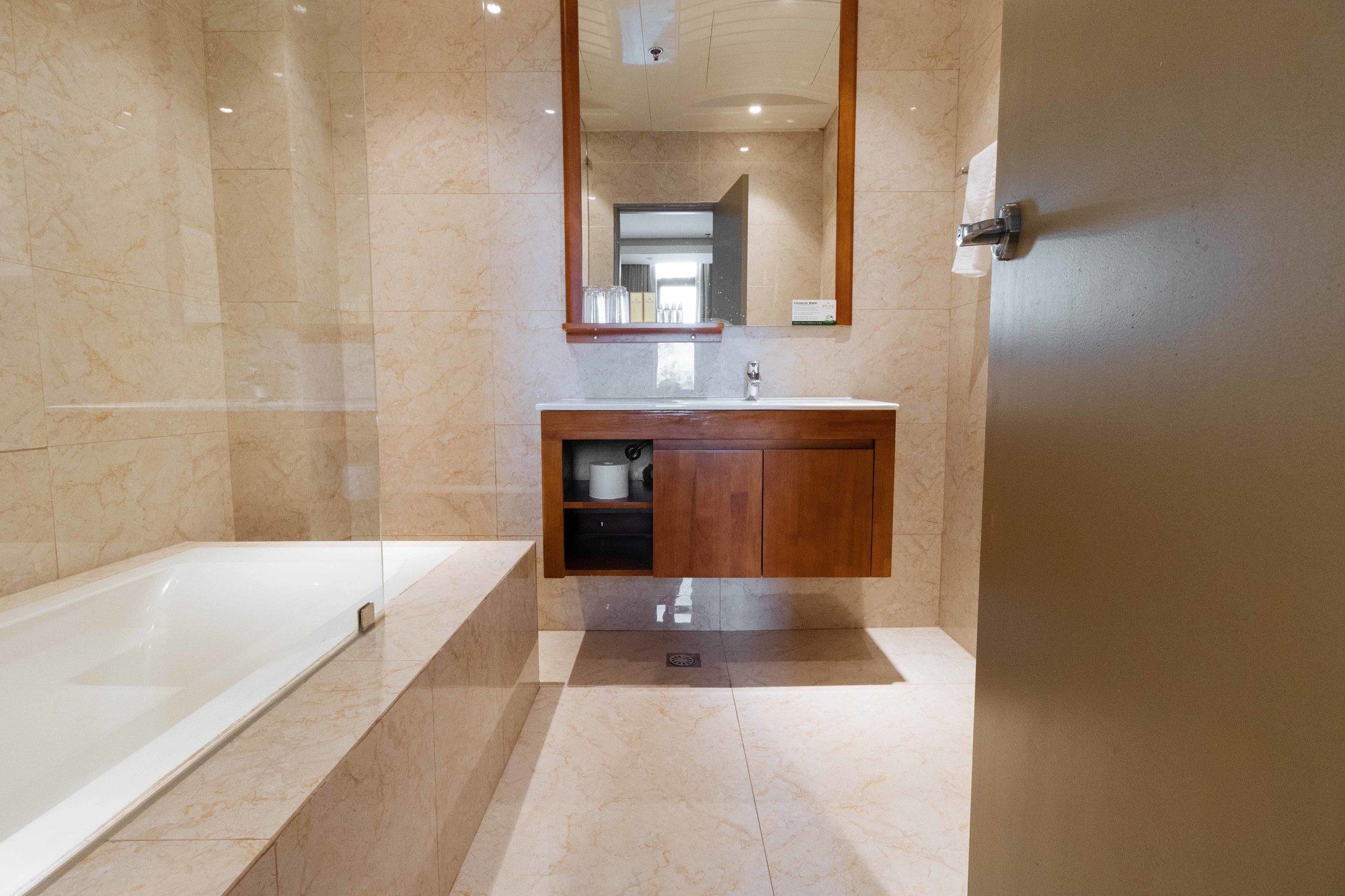 Reddoorz Premium @ South Triangle Quezon City Bagian luar foto