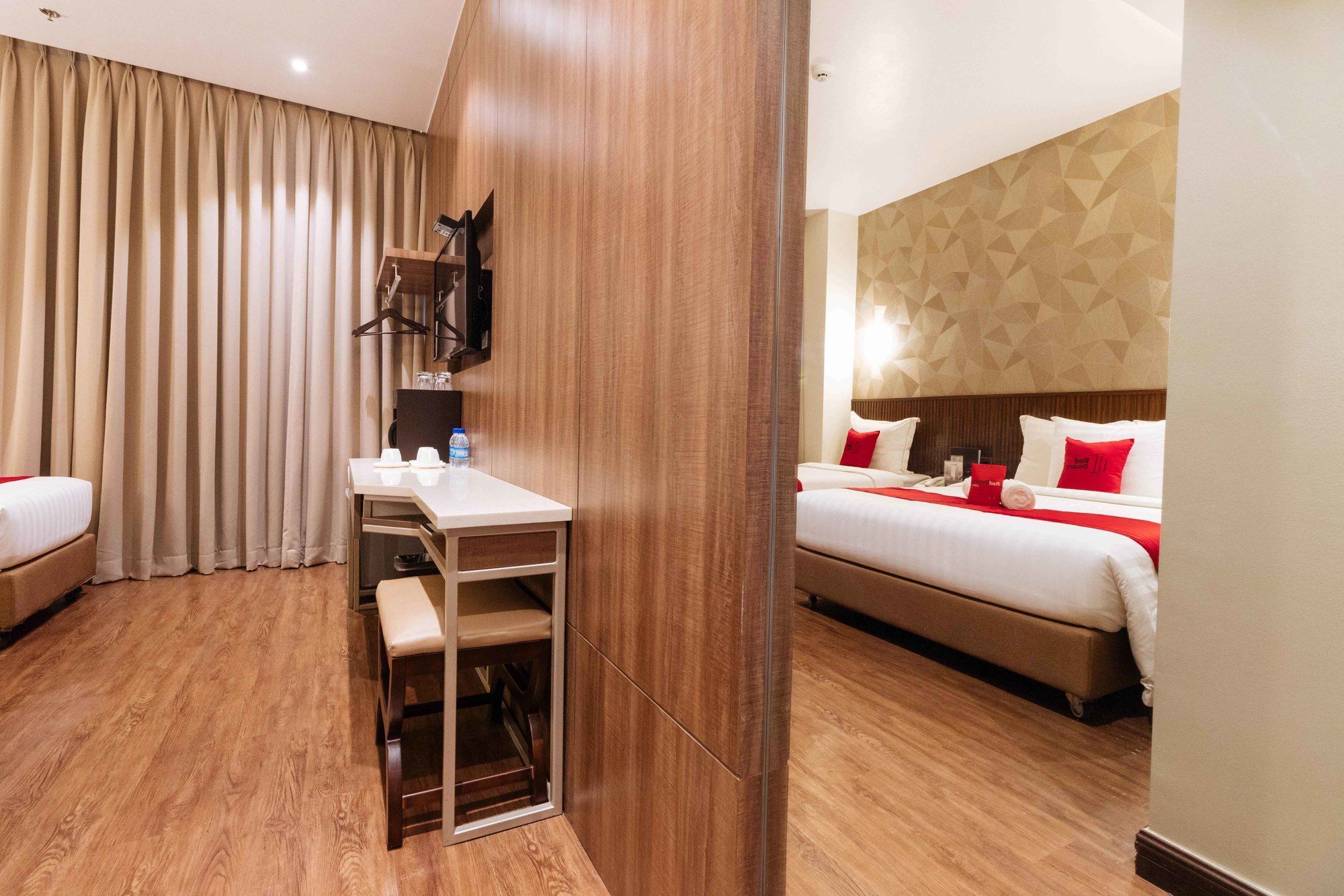Reddoorz Premium @ South Triangle Quezon City Bagian luar foto