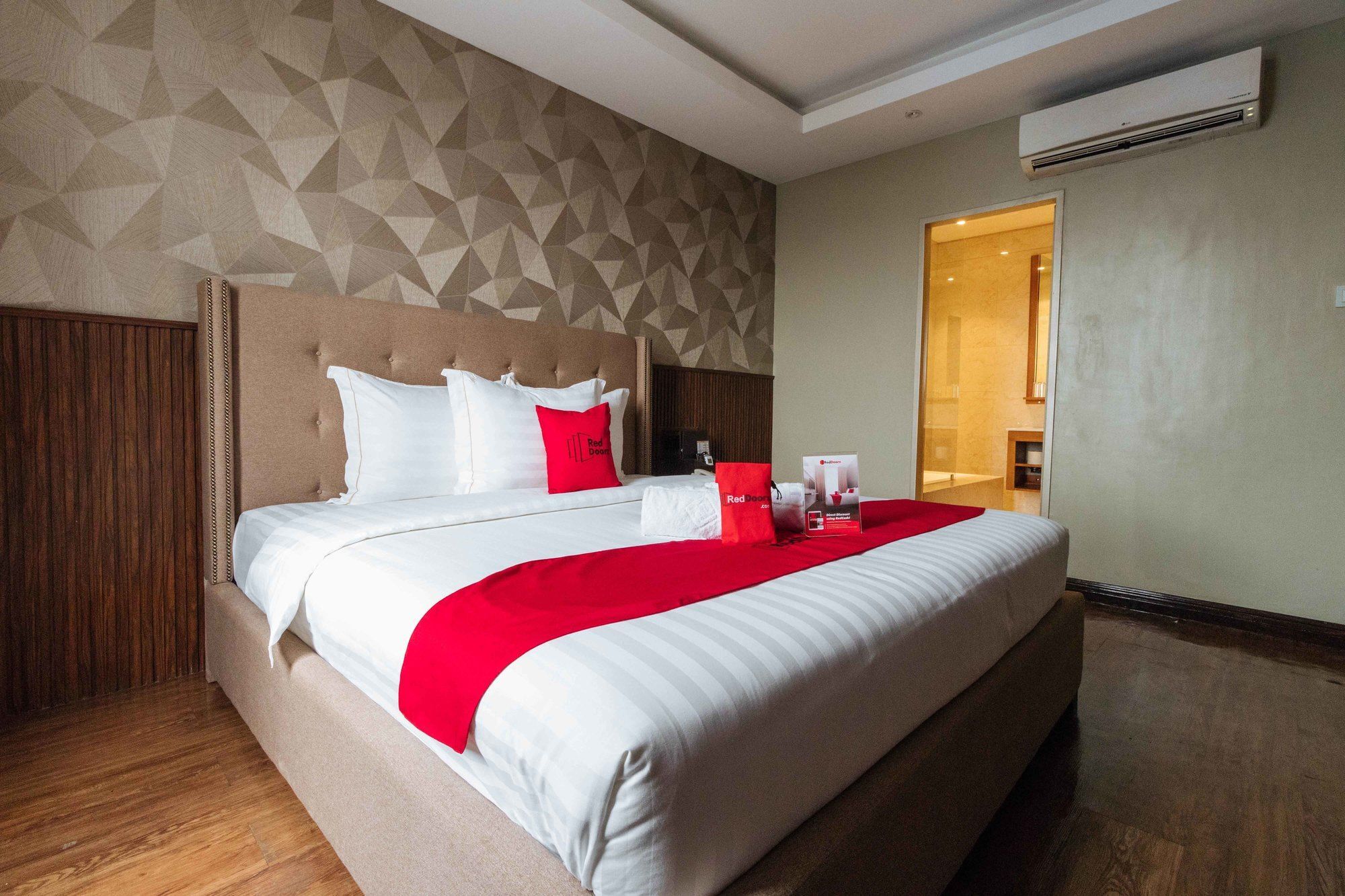 Reddoorz Premium @ South Triangle Quezon City Bagian luar foto